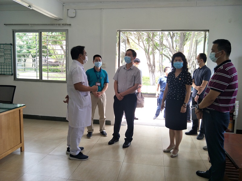 广东省民政厅检查成人直播
精神病院流浪精神病人救治接诊室病人新收流程情况.jpg