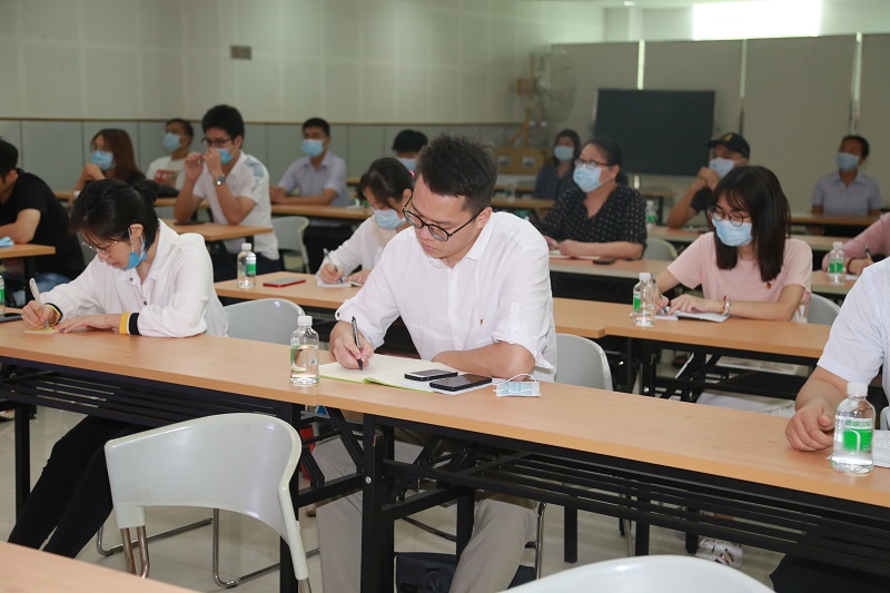 市民政局组织开展青年理论学习小组集中学习活动.JPG