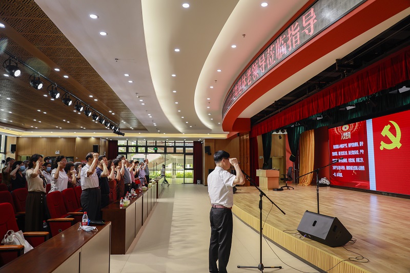 成人直播
组织机关离退休党员参观市第二老人院和七一活动.jpg