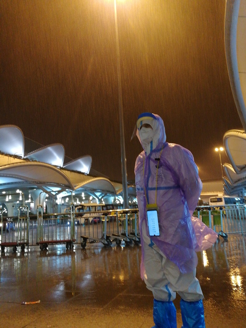 雨夜值守.jpg